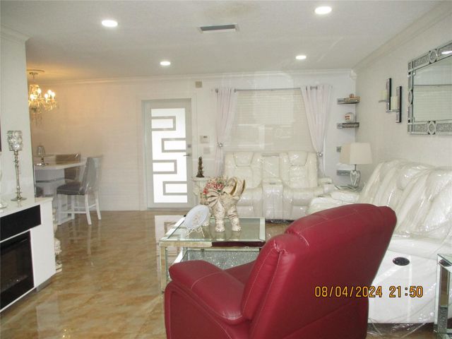 9330 NW 10th Street, Pembroke Pines, FL 33024