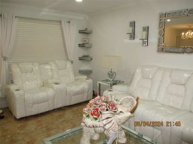 9330 NW 10th Street, Pembroke Pines, FL 33024