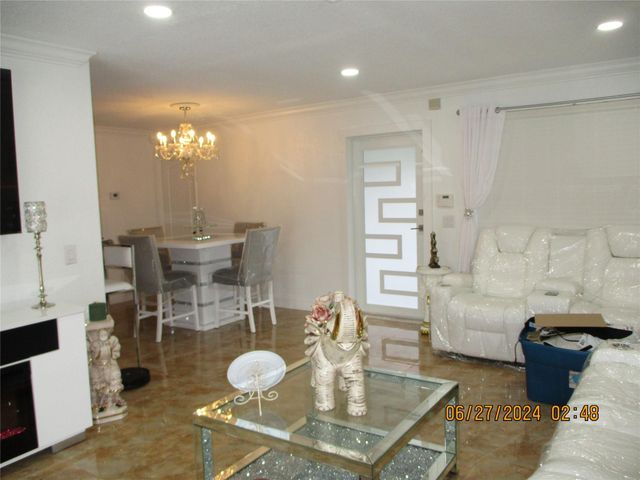 9330 NW 10th Street, Pembroke Pines, FL 33024
