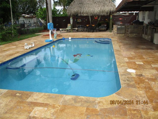 9330 NW 10th Street, Pembroke Pines, FL 33024