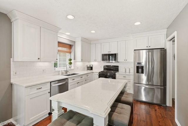 709 Norbury Drive, Hudson, OH 44236