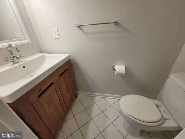 5674 OAK TANAGER CT, Burke, VA 22015