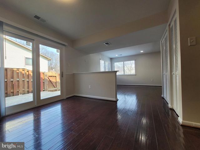 5674 OAK TANAGER CT, Burke, VA 22015