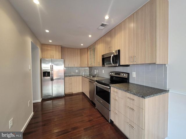 5674 OAK TANAGER CT, Burke, VA 22015