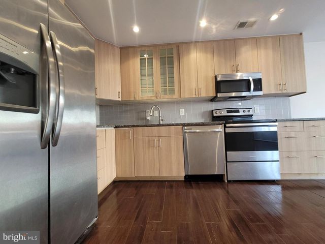 5674 OAK TANAGER CT, Burke, VA 22015