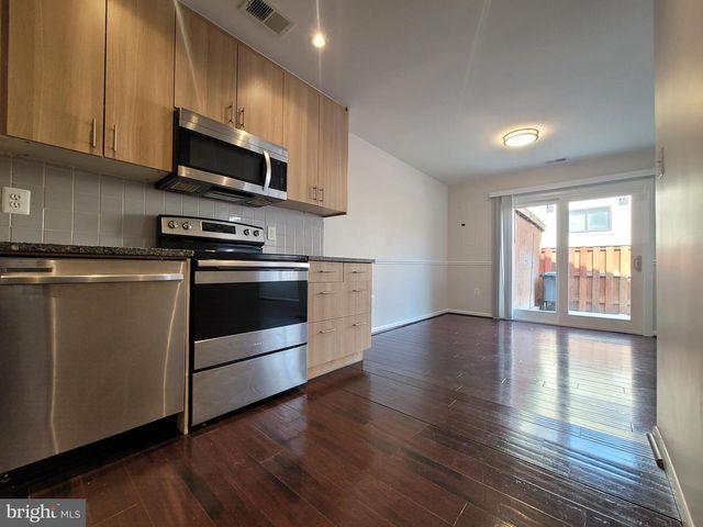 5674 OAK TANAGER CT, Burke, VA 22015