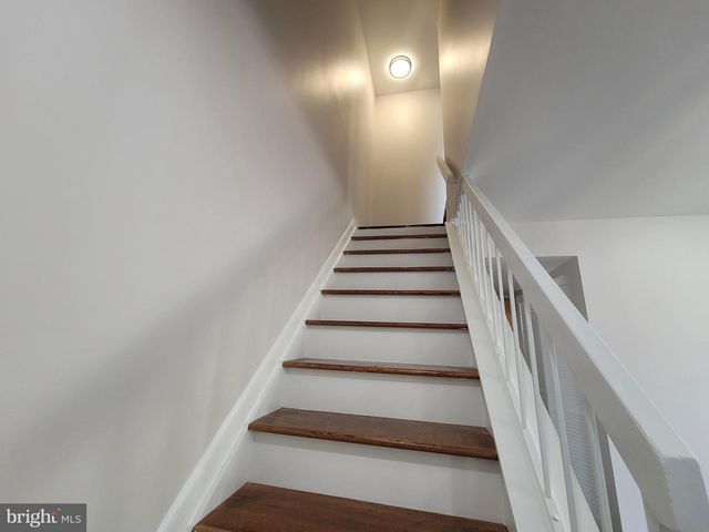 5674 OAK TANAGER CT, Burke, VA 22015