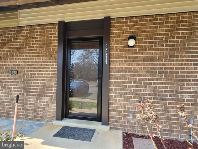 5674 OAK TANAGER CT, Burke, VA 22015