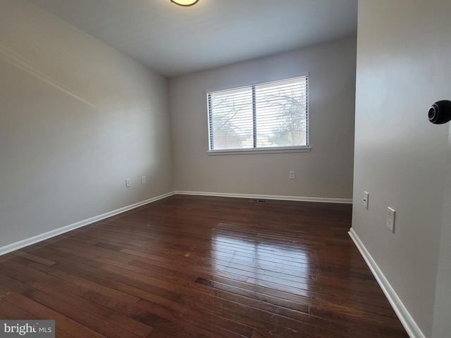 5674 OAK TANAGER CT, Burke, VA 22015