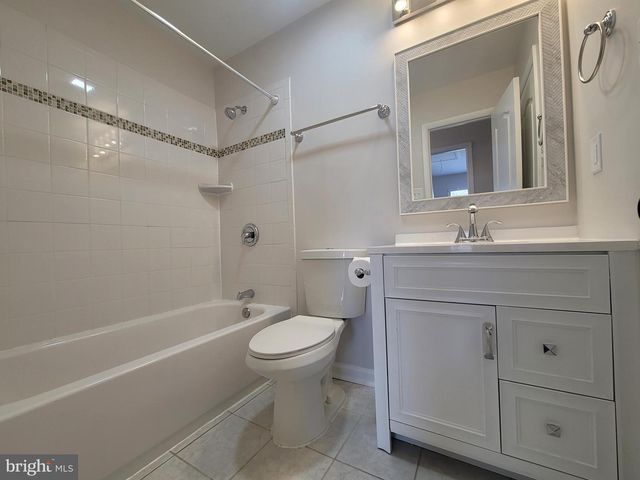 5674 OAK TANAGER CT, Burke, VA 22015