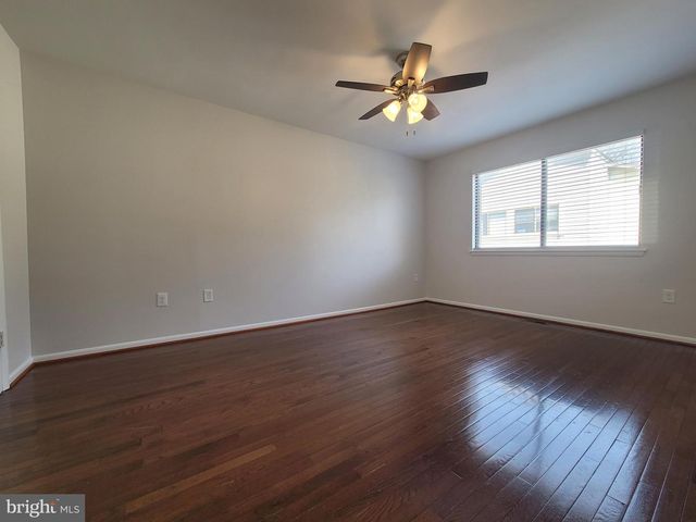 5674 OAK TANAGER CT, Burke, VA 22015