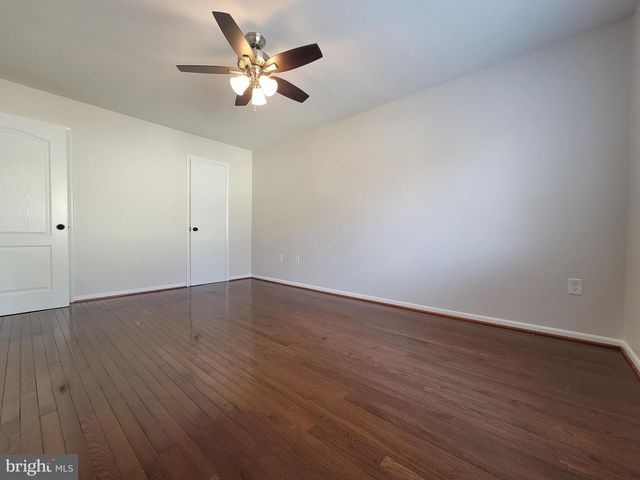 5674 OAK TANAGER CT, Burke, VA 22015