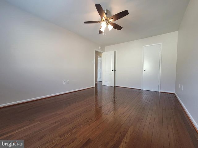 5674 OAK TANAGER CT, Burke, VA 22015