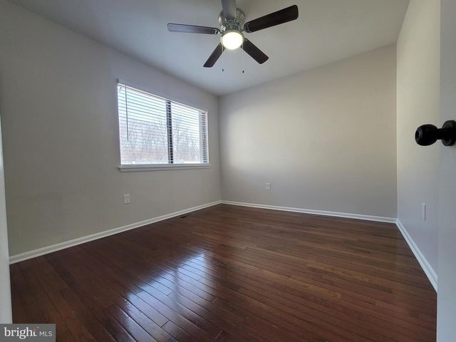 5674 OAK TANAGER CT, Burke, VA 22015