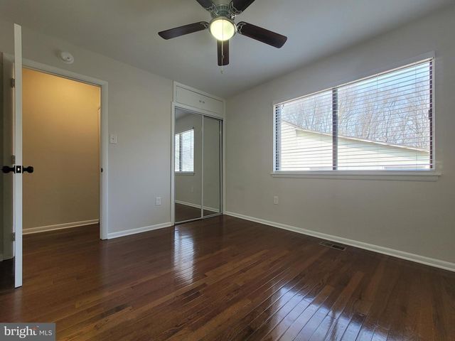 5674 OAK TANAGER CT, Burke, VA 22015