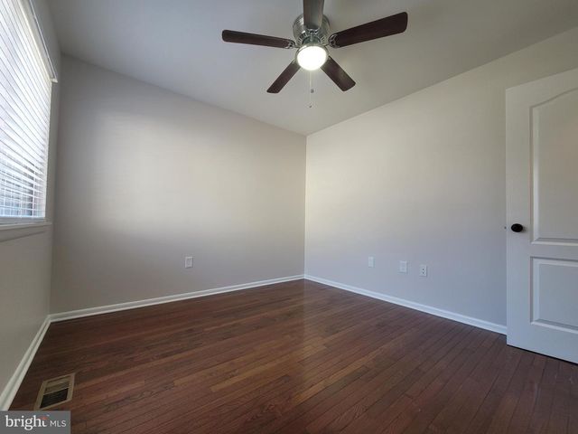 5674 OAK TANAGER CT, Burke, VA 22015