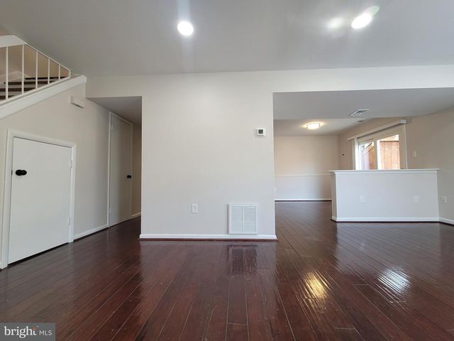 5674 OAK TANAGER CT, Burke, VA 22015