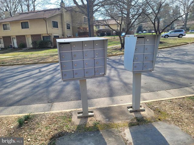 5674 OAK TANAGER CT, Burke, VA 22015