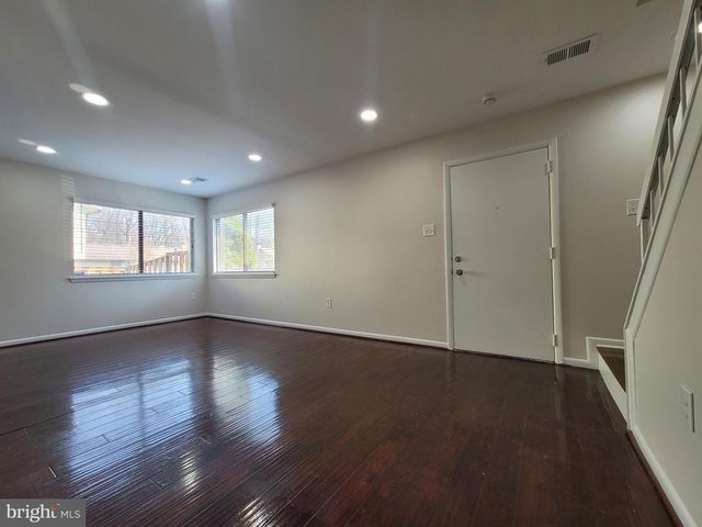 5674 OAK TANAGER CT, Burke, VA 22015