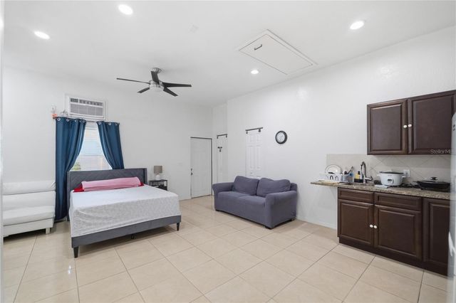 1907 W MOHAWK AVENUE, Tampa, FL 33603