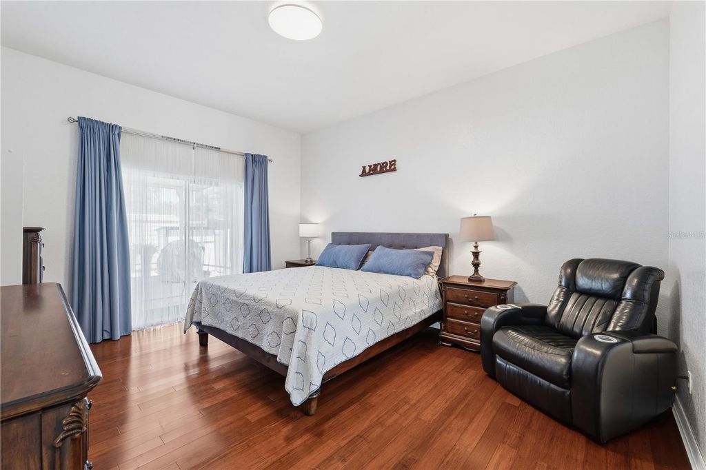 Image 17 of property listing at 1907 W MOHAWK AVENUE, Tampa, FL 33603