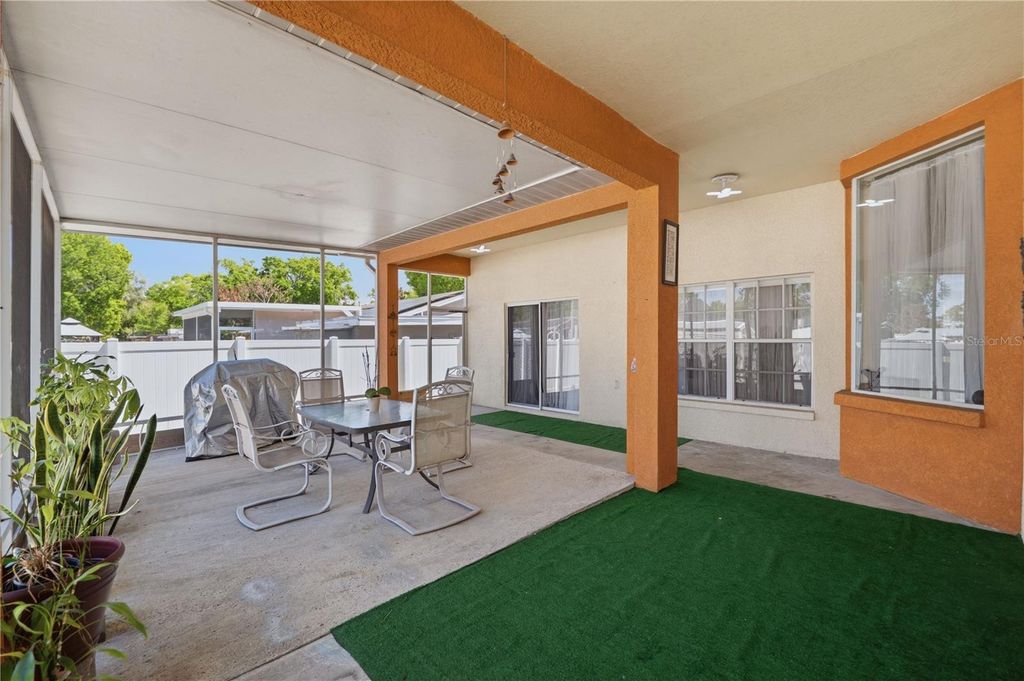 Image 29 of property listing at 1907 W MOHAWK AVENUE, Tampa, FL 33603