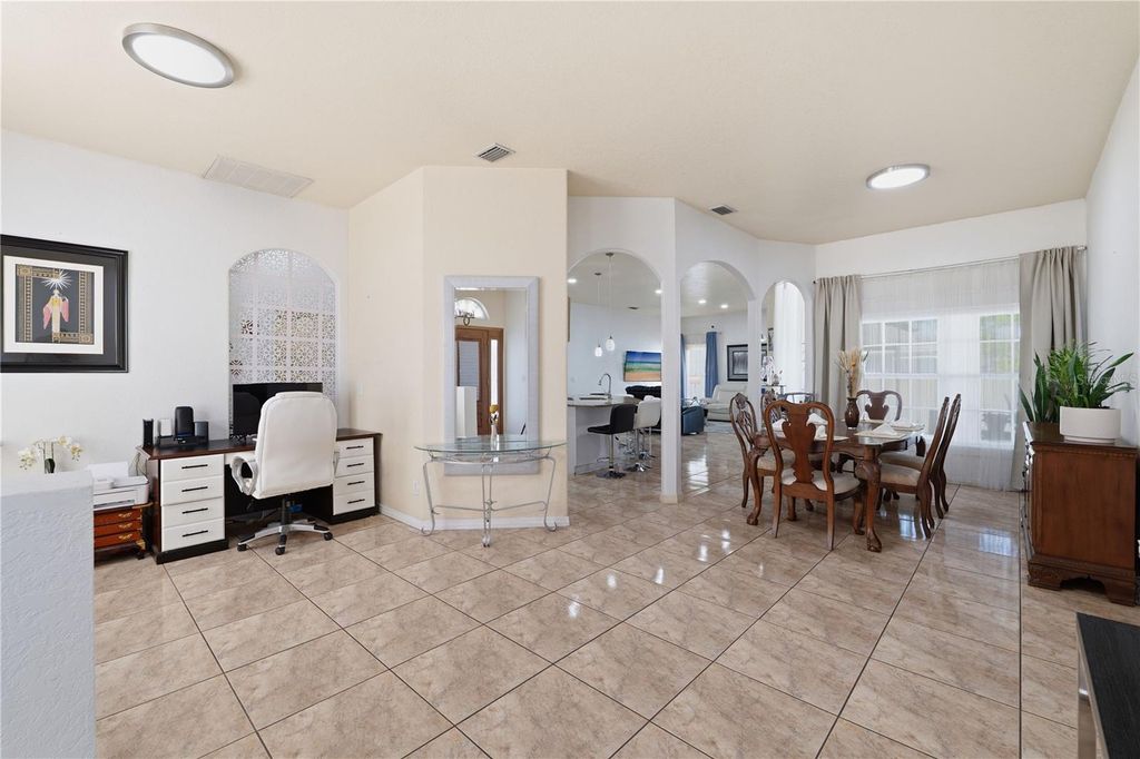 Image 4 of property listing at 1907 W MOHAWK AVENUE, Tampa, FL 33603