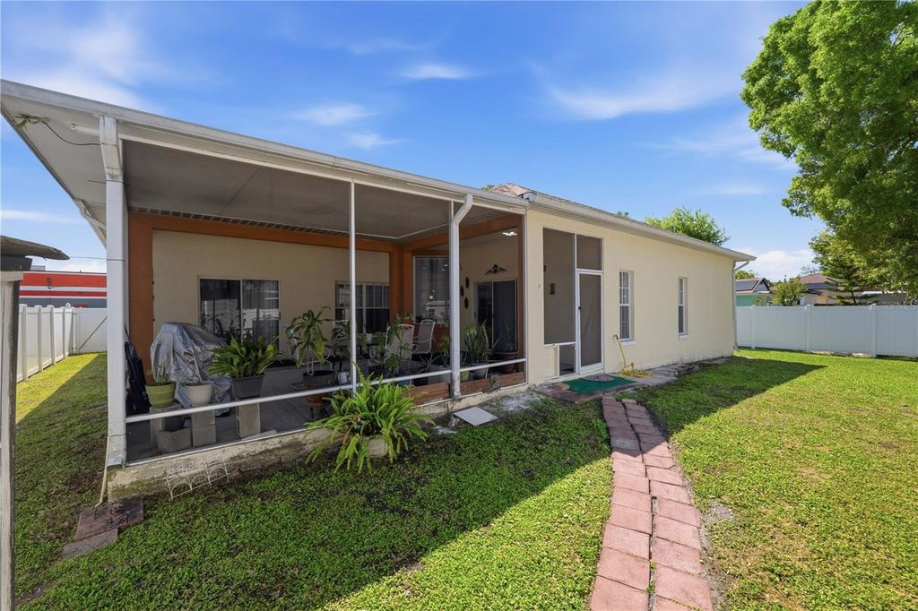Image 32 of property listing at 1907 W MOHAWK AVENUE, Tampa, FL 33603