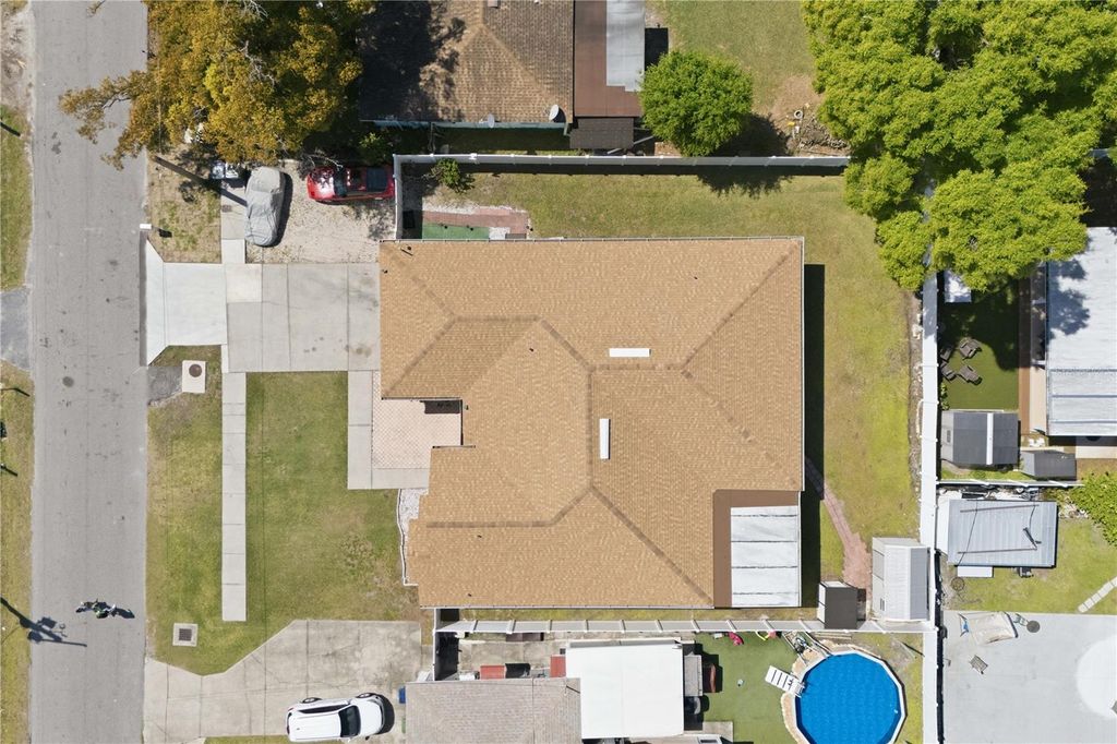 Image 43 of property listing at 1907 W MOHAWK AVENUE, Tampa, FL 33603