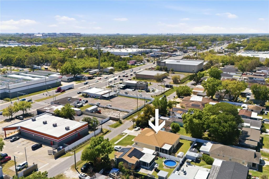 Image 45 of property listing at 1907 W MOHAWK AVENUE, Tampa, FL 33603