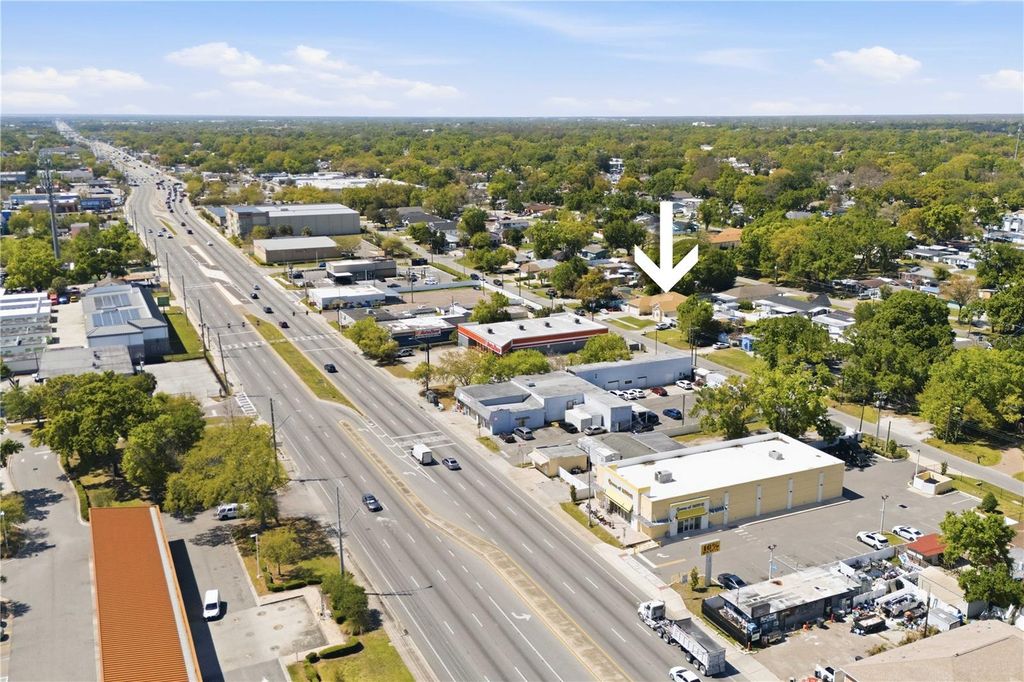 Image 46 of property listing at 1907 W MOHAWK AVENUE, Tampa, FL 33603