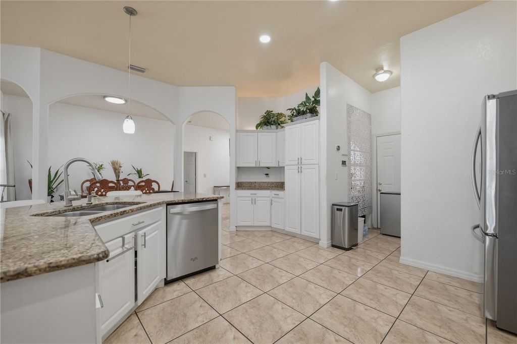 Image 7 of property listing at 1907 W MOHAWK AVENUE, Tampa, FL 33603