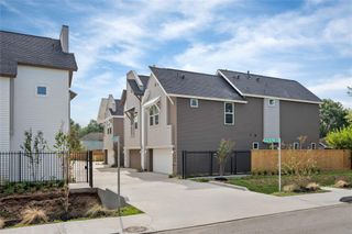 7504 Carver Road E, Houston, TX 77088