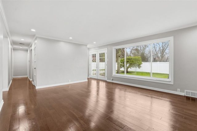 1013 El Rancho Dr, Green Tree, PA 15220