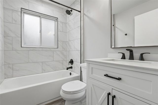 1013 El Rancho Dr, Green Tree, PA 15220