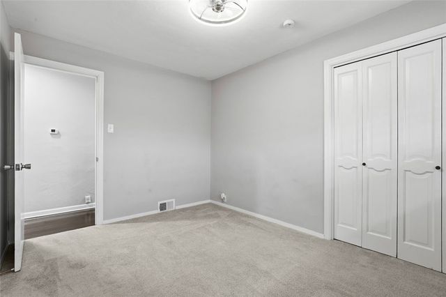 1013 El Rancho Dr, Green Tree, PA 15220