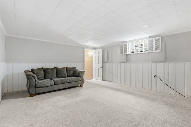 1013 El Rancho Dr, Green Tree, PA 15220