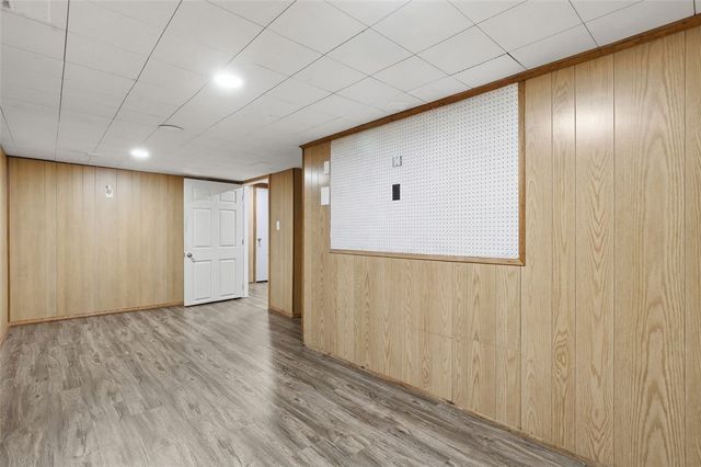 1013 El Rancho Dr, Green Tree, PA 15220