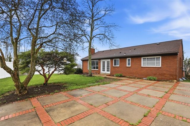 1013 El Rancho Dr, Green Tree, PA 15220