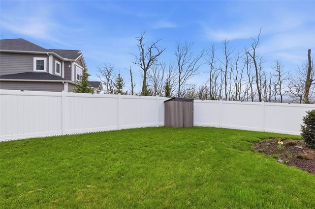 1013 El Rancho Dr, Green Tree, PA 15220