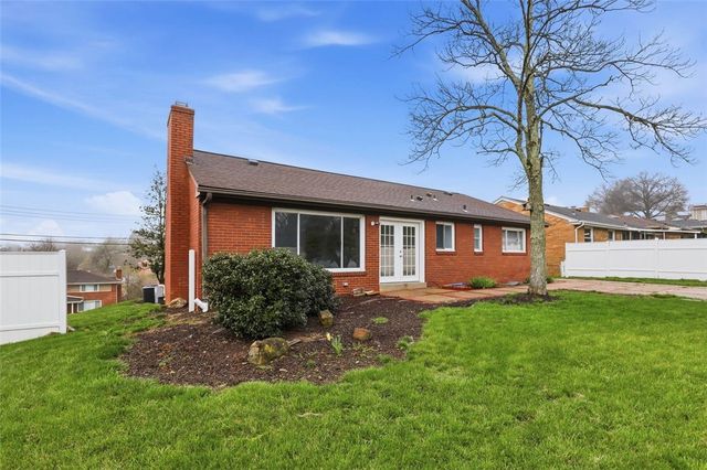 1013 El Rancho Dr, Green Tree, PA 15220