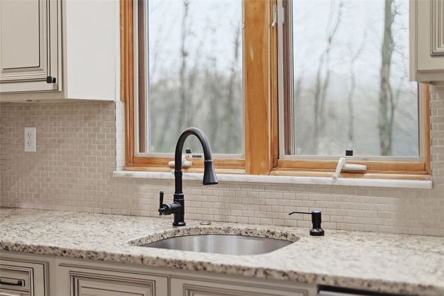 1013 El Rancho Dr, Green Tree, PA 15220