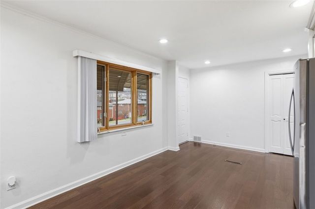 1013 El Rancho Dr, Green Tree, PA 15220