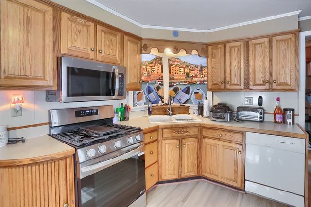 2011 Tony St, Shenango Twp, PA 16101