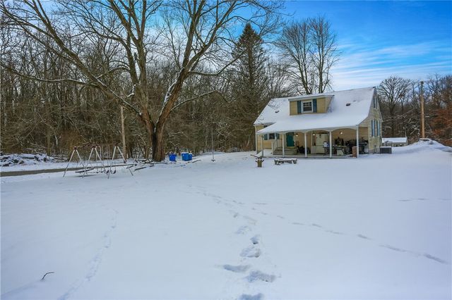 2011 Tony St, Shenango Twp, PA 16101