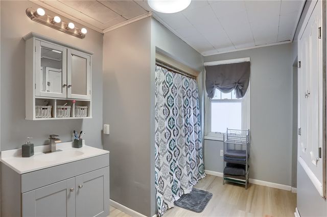 2011 Tony St, Shenango Twp, PA 16101