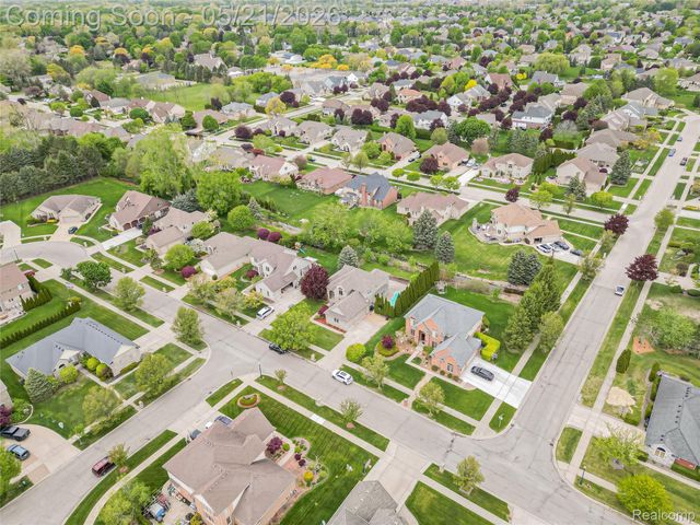 14001 Wayford Run, Shelby Charter Township, MI 48315