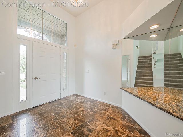 14001 Wayford Run, Shelby Charter Township, MI 48315