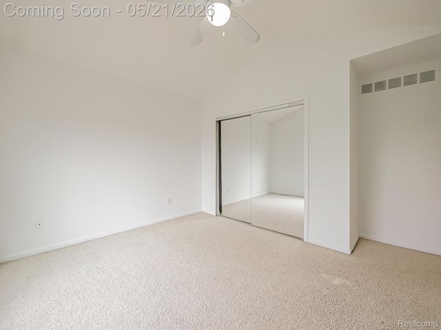 14001 Wayford Run, Shelby Charter Township, MI 48315