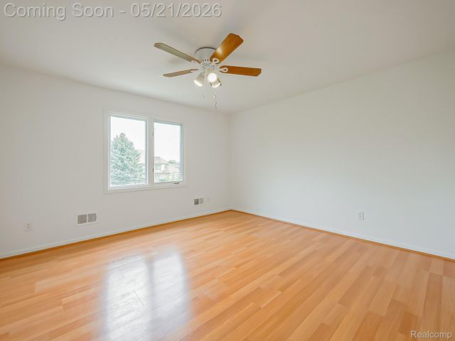 14001 Wayford Run, Shelby Charter Township, MI 48315